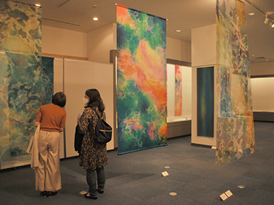 アートブリッジの企画展のようす